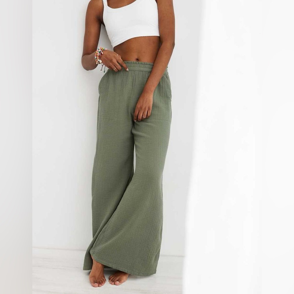 Aerie Green Flowy Pants